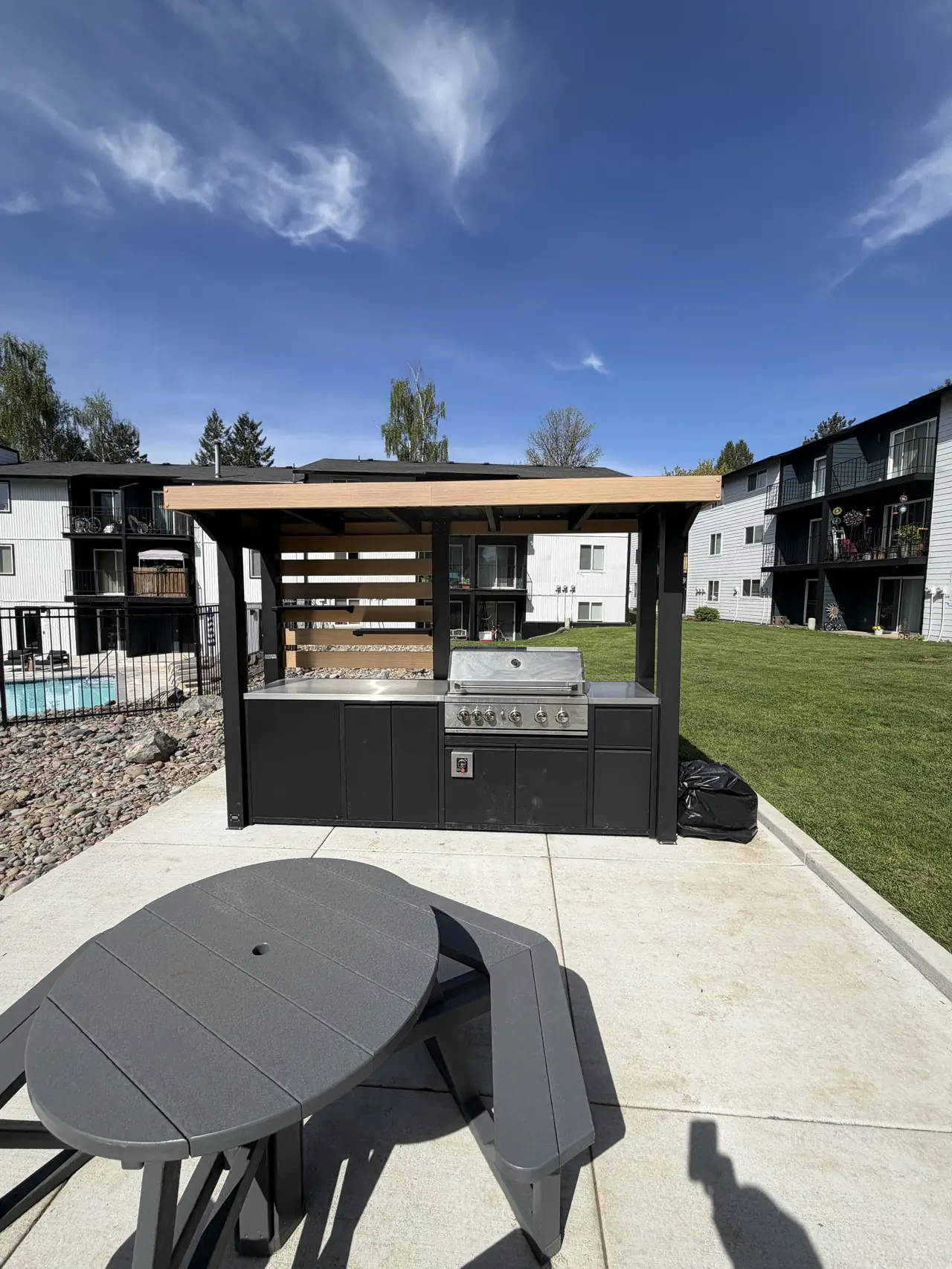 Outdoor Bars & Grills in Salem, Oregon