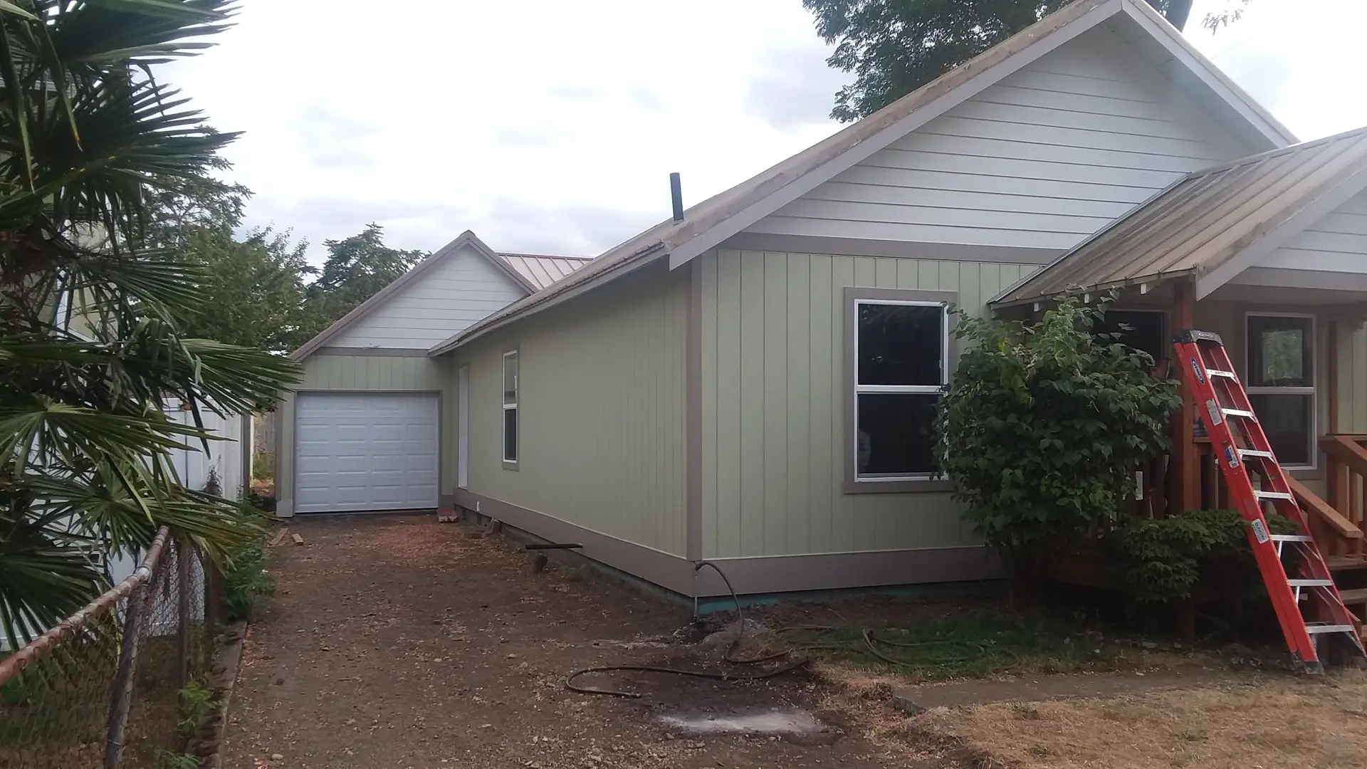 Completed home exterior remodel by MAR Rodriguez Construction in Salem Oregon